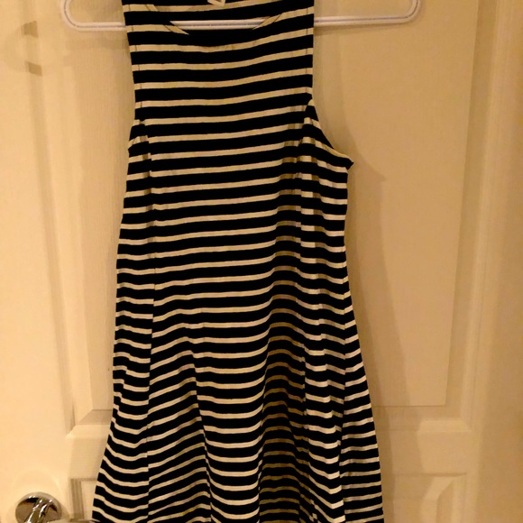 Old Navy, size m, black and white stripe. - Picture 3 of 3